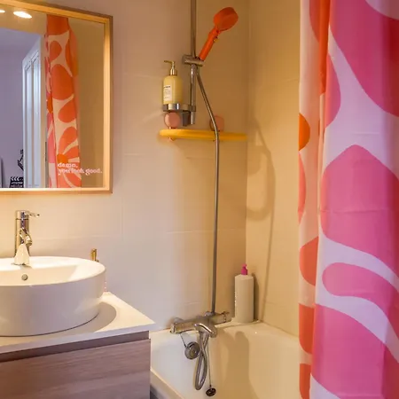 Loft Colore - A 2 Pas Du Jardin Darcy Apartman *