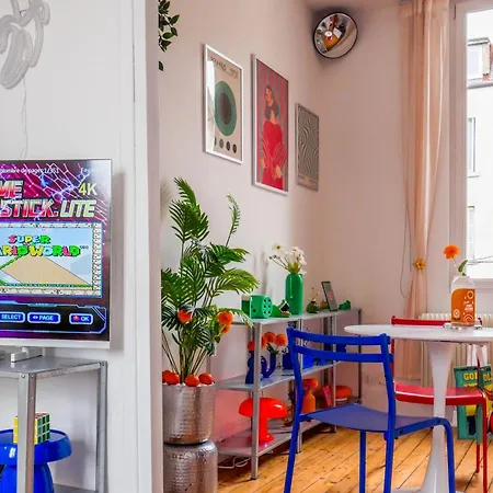 Loft Coloré - à 2 Pas Du Jardin Darcy Appartement *